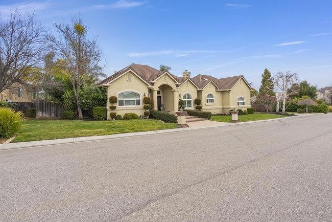 House in Hollister, California, United States 1 - 17757659