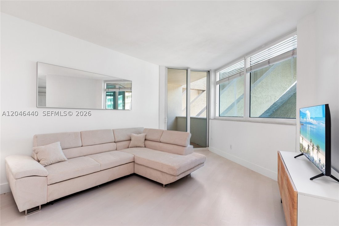 Condo in Miami Beach, Florida, United States 4 - 18326938