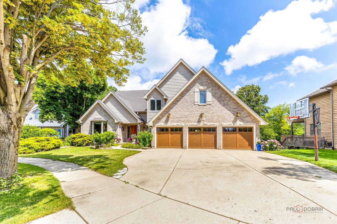 House in Elgin, Illinois, United States 1 - 18327475