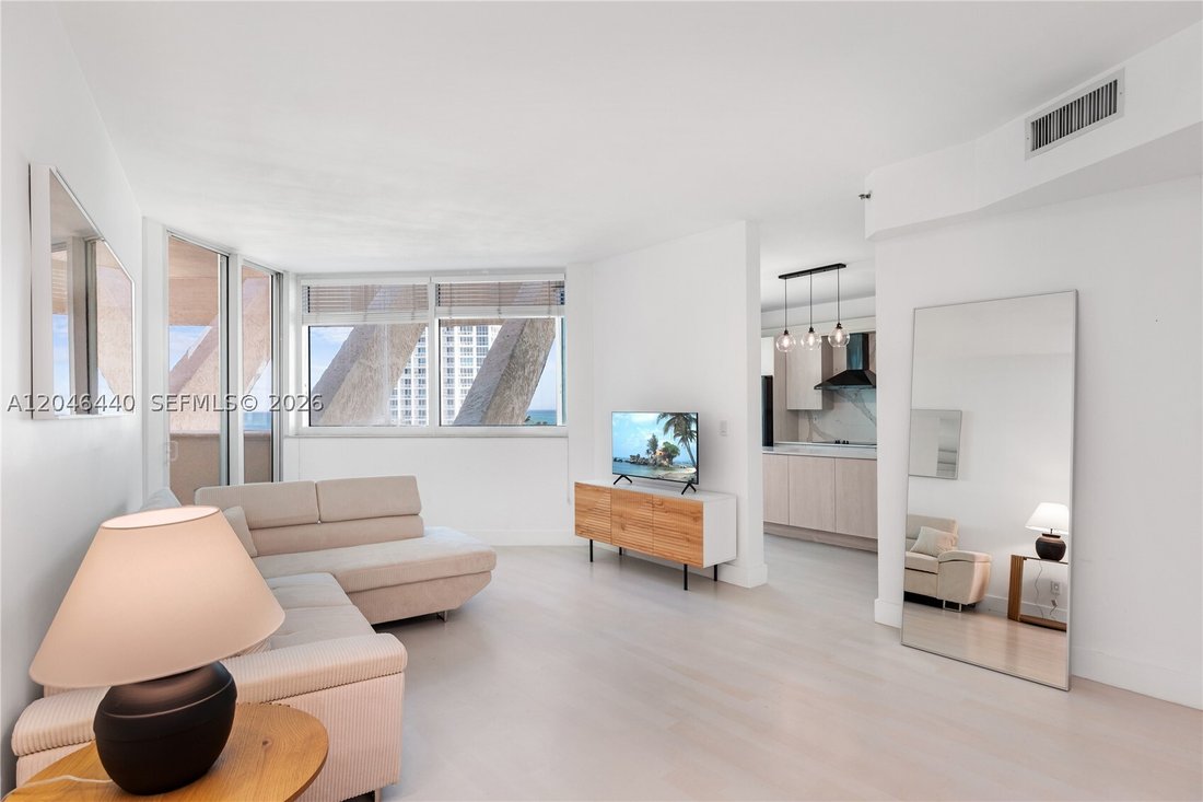 Condo in Miami Beach, Florida, United States 1 - 18326938
