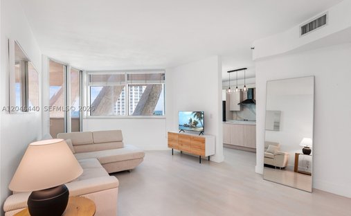 Condo in Miami Beach, Florida, United States 1