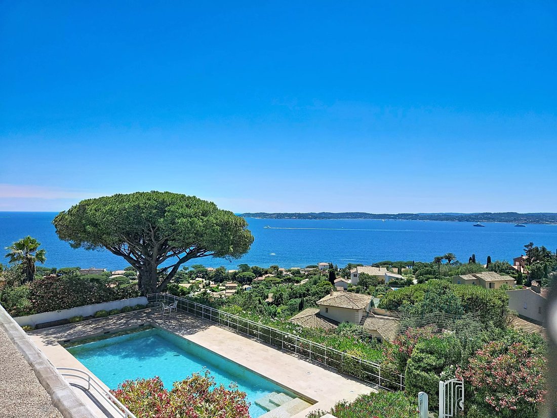 Villa in Ville-Les Saquedes-Le Bouillonnet, Sainte-Maxime, France 1 - 16997892