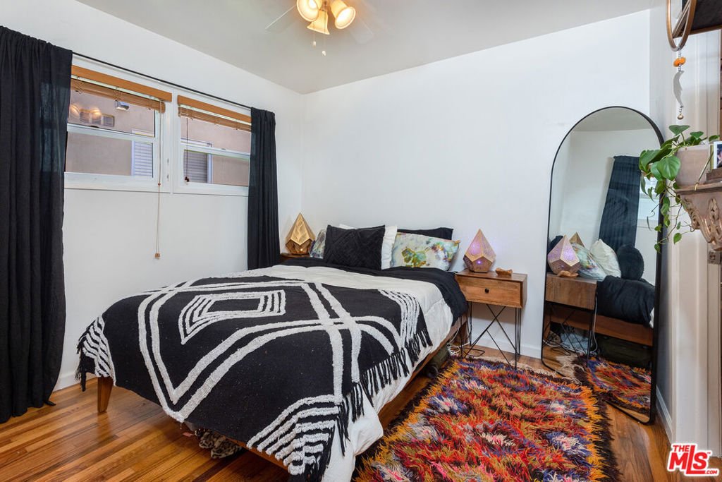 Los Angeles, California, United States 4 - 18327162