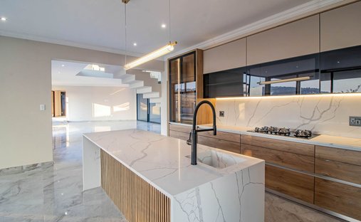 House in Eikenhof, Gauteng, South Africa 1
