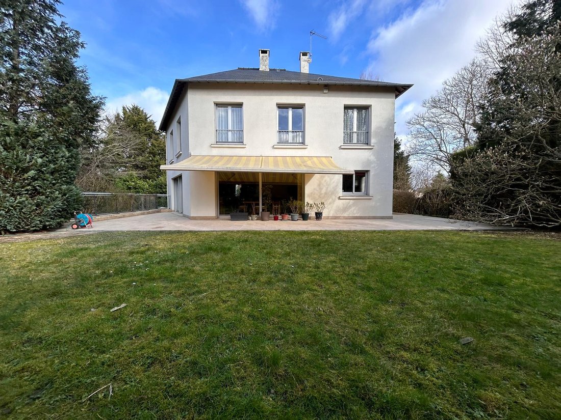 House in Côte Saint Louis, Garches, France 3 - 18330534