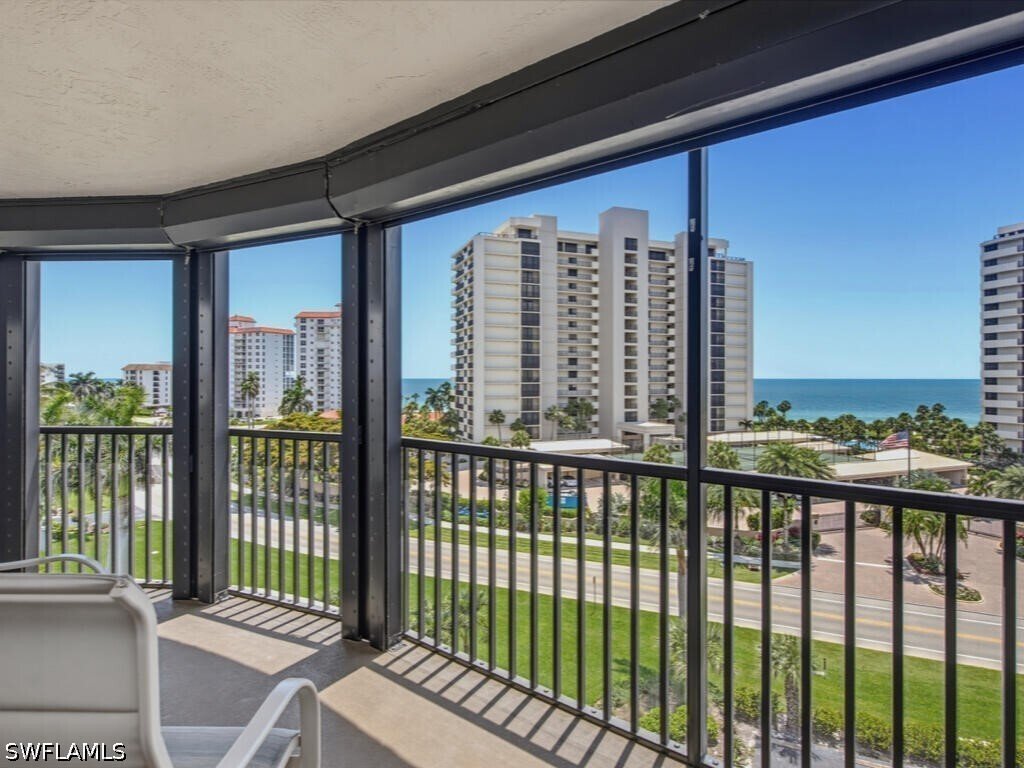 Condo in Naples, Florida, United States 2 - 18329348