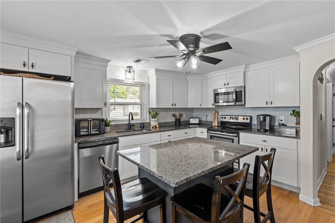 House in Cumberland, Rhode Island, United States 4 - 18329401