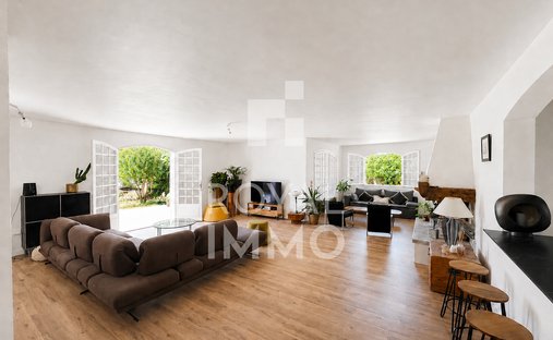 House in Sud, Valreas, France 1