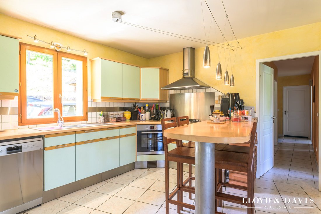 Villa in La Combe-de-Lancey, Auvergne-Rhône-Alpes, France 4 - 18332273