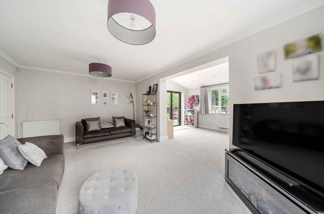 House in Hook Heath, Woking, England 4 - 18326975