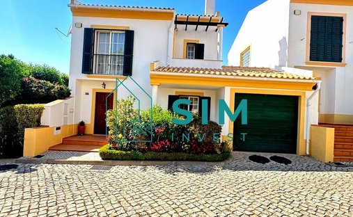 House in Faro (Se e Sao Pedro), Algarve, Portugal 1