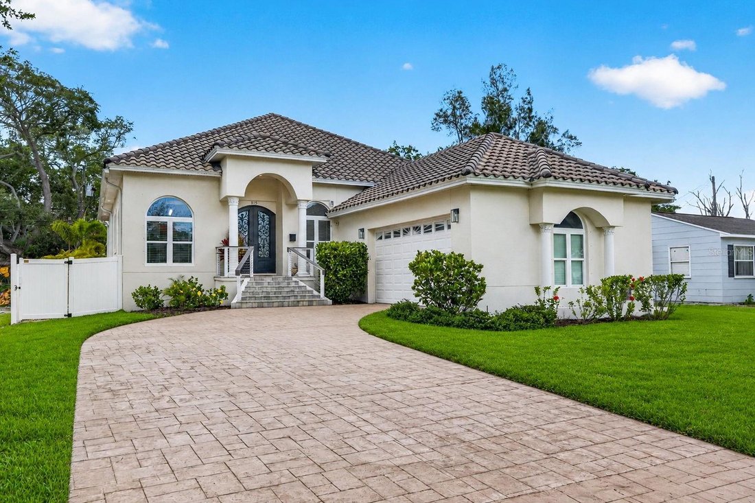 House in St. Petersburg, Florida, United States 3 - 18327304