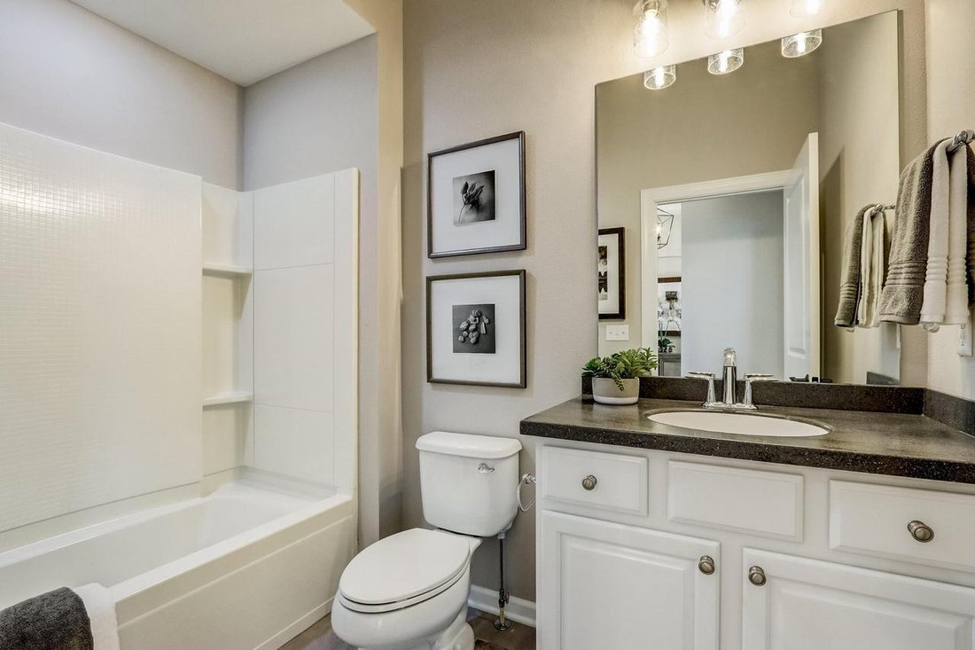 Condo in Okauchee Lake, Wisconsin, United States 4 - 18329919