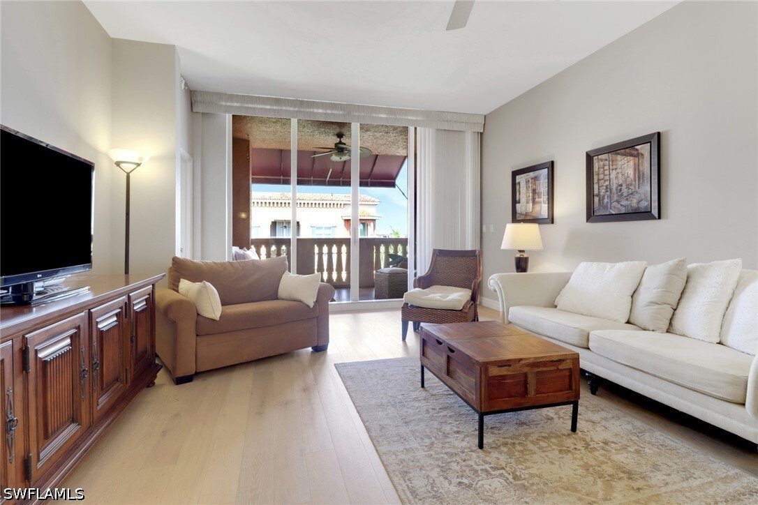 Condo in Naples, Florida, United States 2 - 18327145