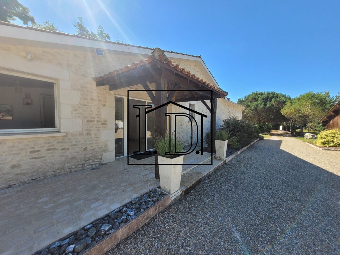 Villa in Plaisance, Nouvelle-Aquitaine, France 2 - 18332339
