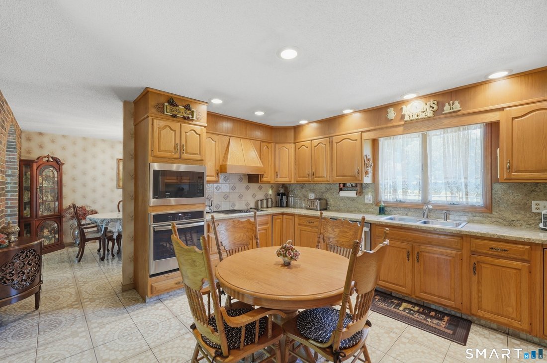 House in Watertown, Connecticut, United States 3 - 18329329