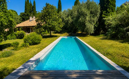 Villa in Sud, La Gaude, France 1
