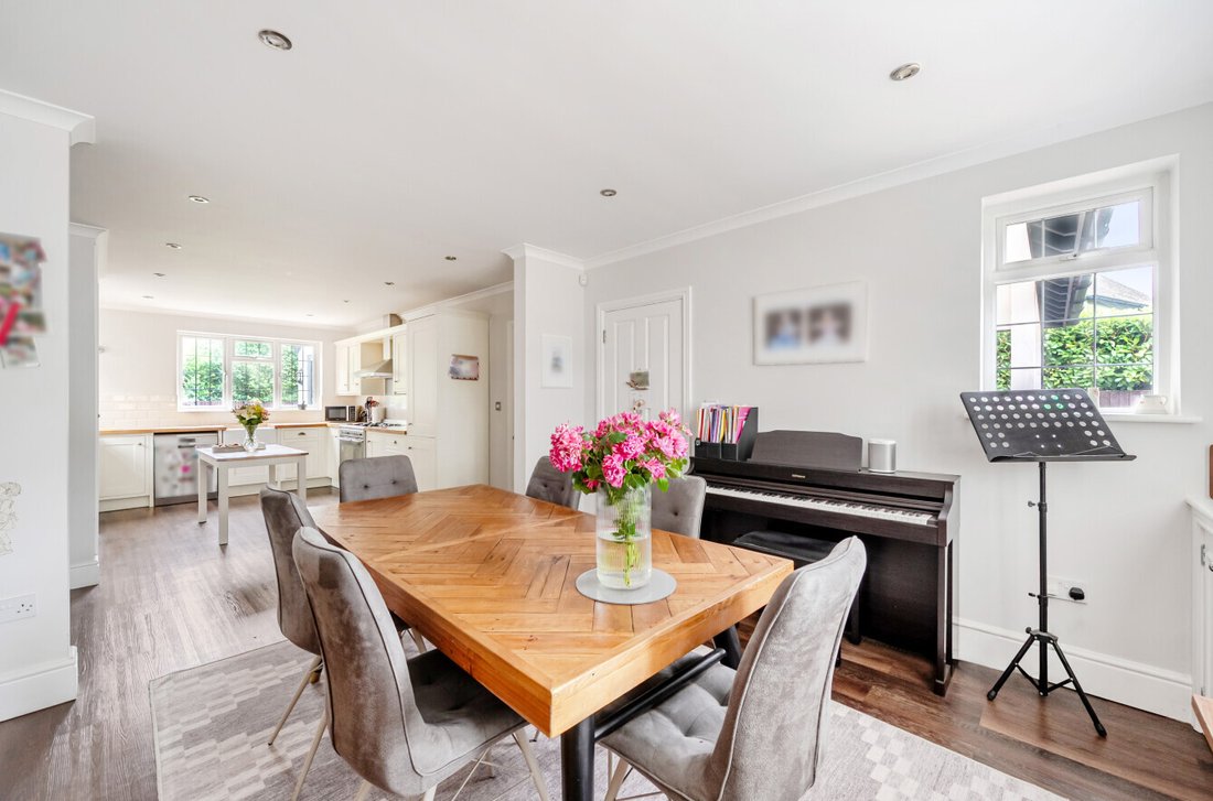 House in Hook Heath, Woking, England 3 - 18326975