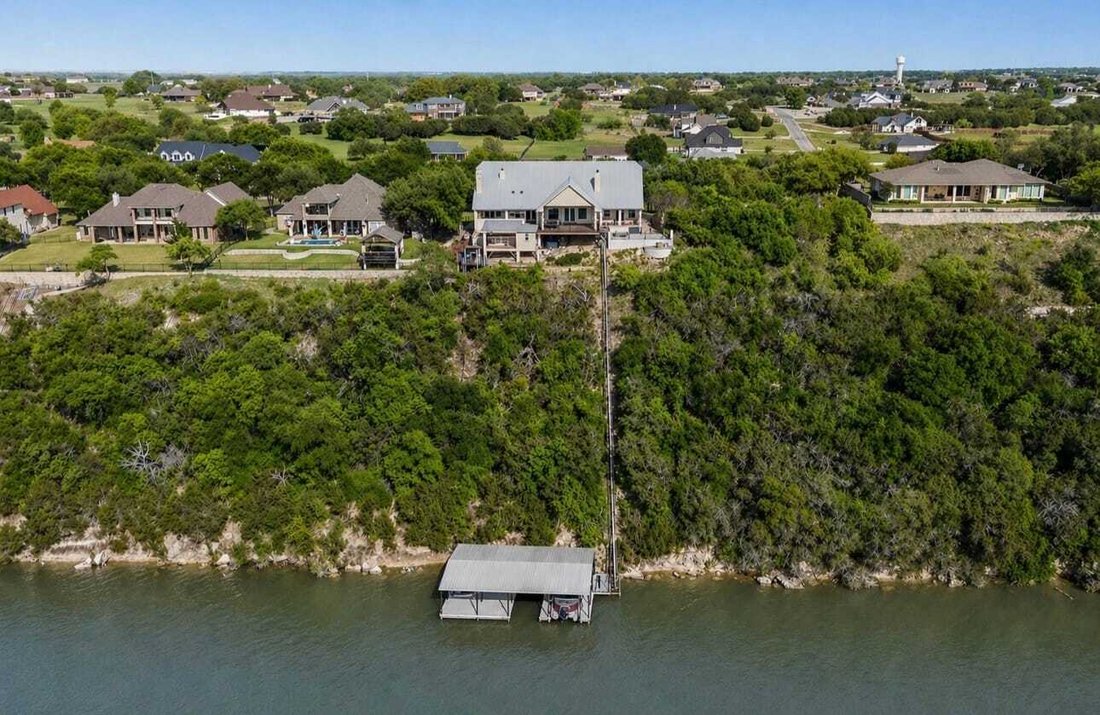 House in Granbury, Texas, United States 5 - 17761148