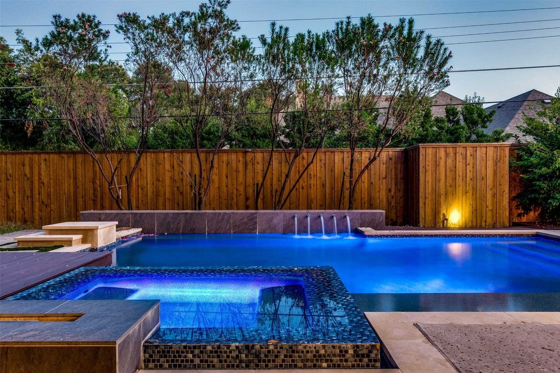House in Dallas, Texas, United States 1 - 17651137