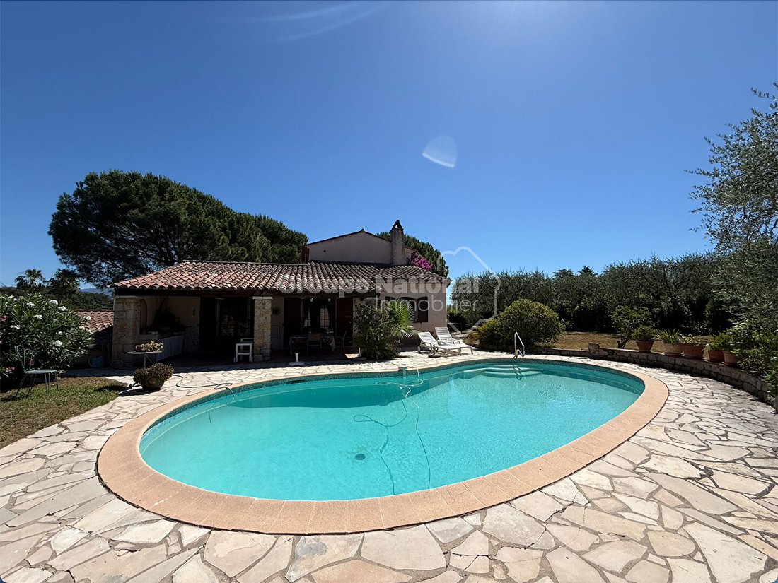 Villa in Grasse, Provence-Alpes-Côte d'Azur, France 1 - 18331956