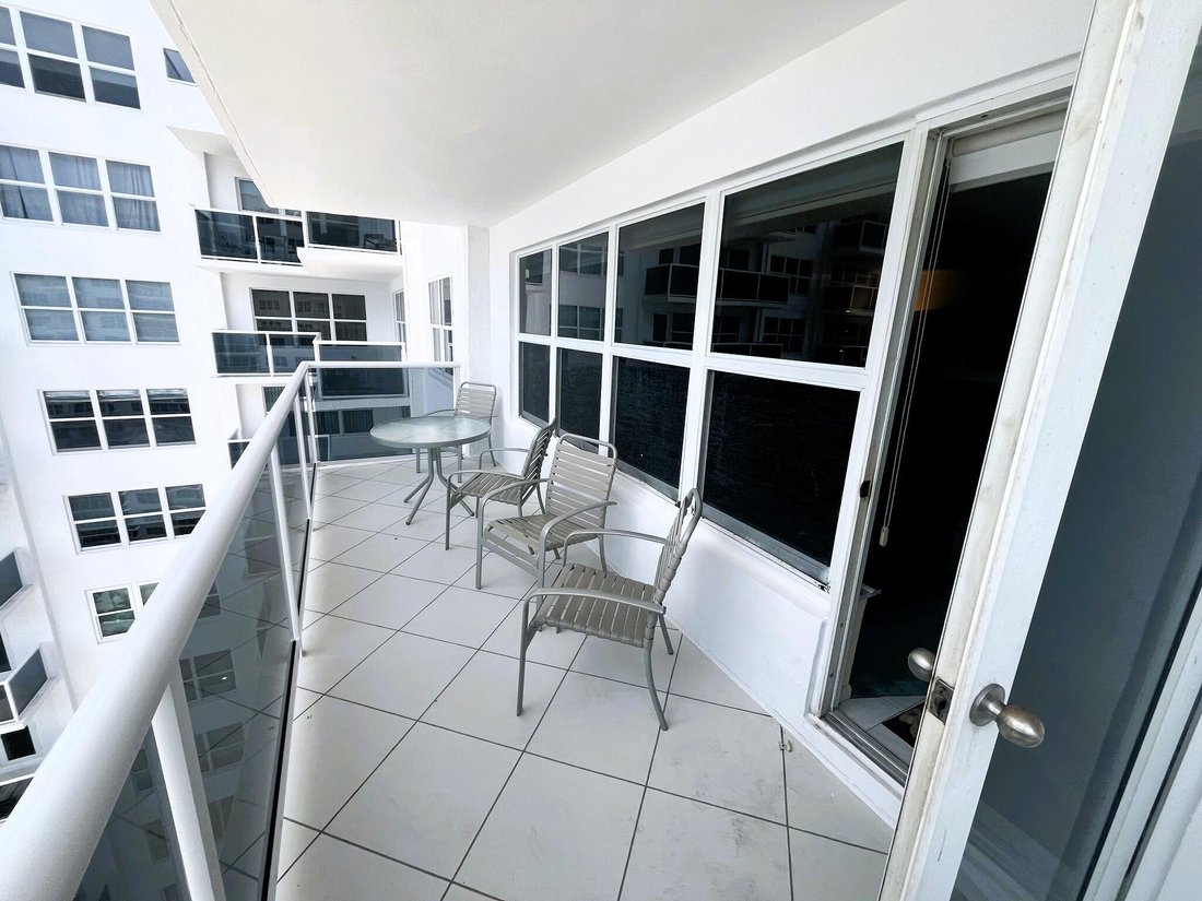 Condo in Fort Lauderdale, Florida, United States 5 - 18327731