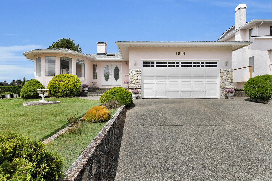 House in Saanich, British Columbia, Canada 2 - 18328720