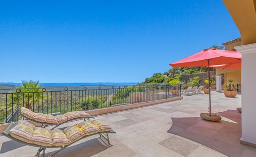 Villa in La Londe-les-Maures, Provence-Alpes-Côte d'Azur, France 1