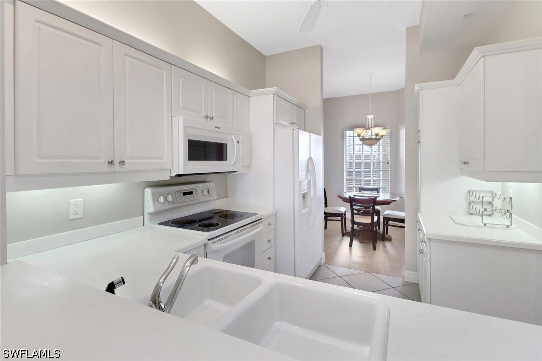Condo in Naples, Florida, United States 5 - 18327145