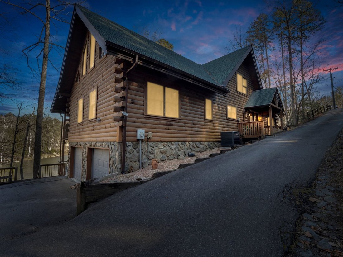 House in Lake Lure, North Carolina, United States 2 - 17637295