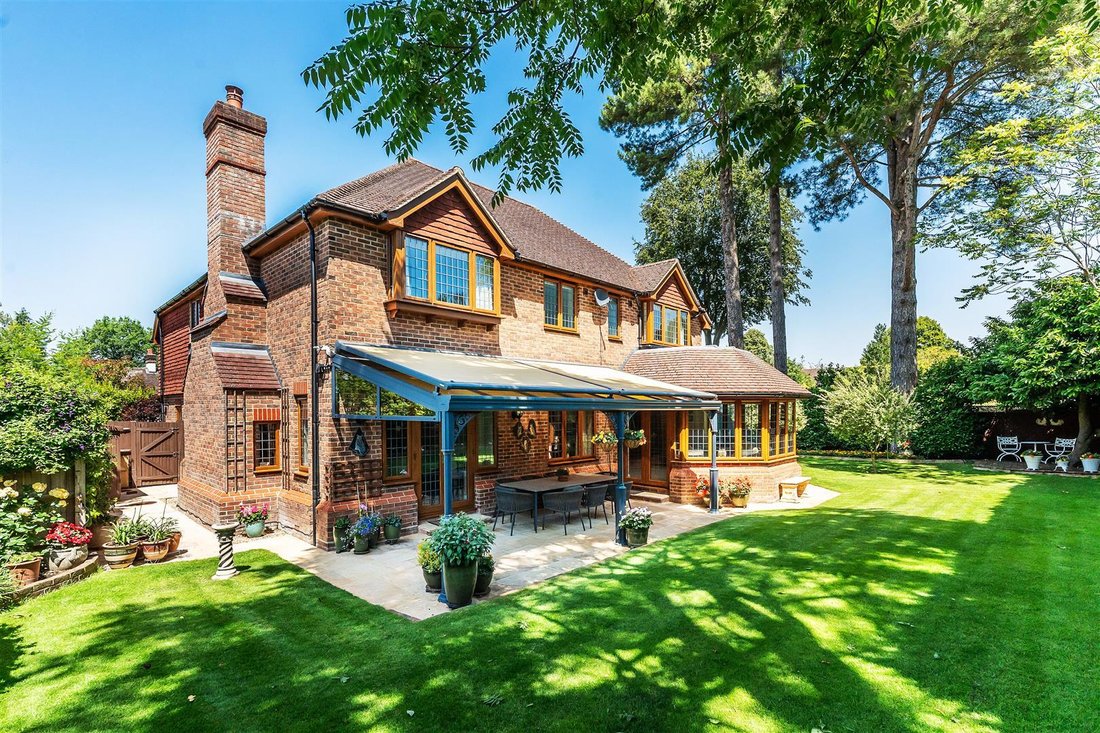 House in Great Bookham, England 1 - 18326863
