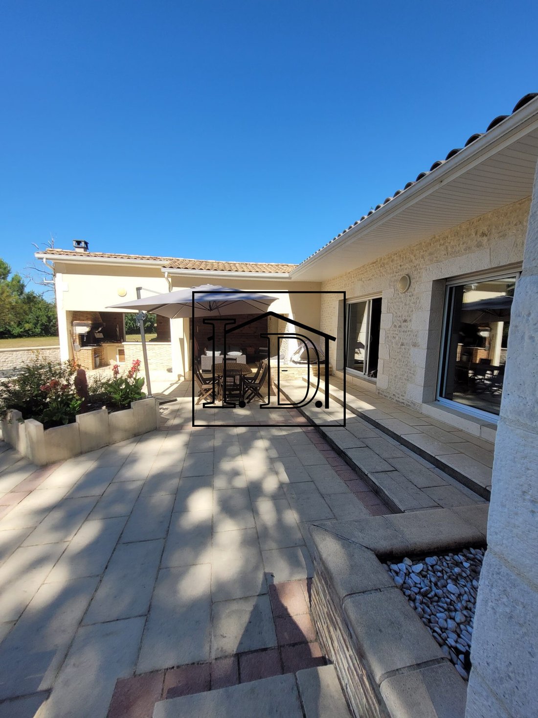 Villa in Plaisance, Nouvelle-Aquitaine, France 1 - 18332339