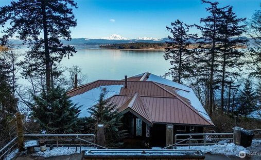 House in Lummi Island, Washington, United States 1
