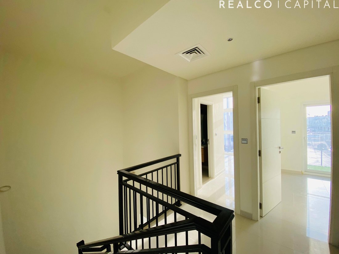 Townhouse in Damac Hills 2, Dubai, United Arab Emirates 5 - 18327867