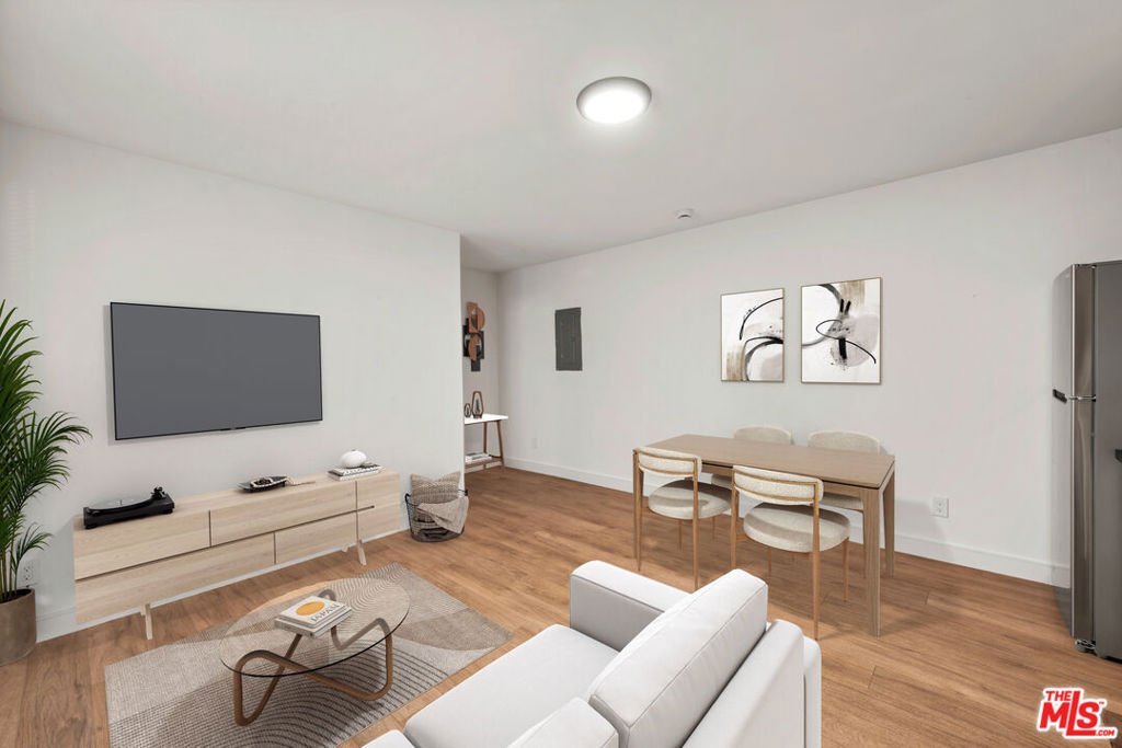 Los Angeles, California, United States 3 - 18329689