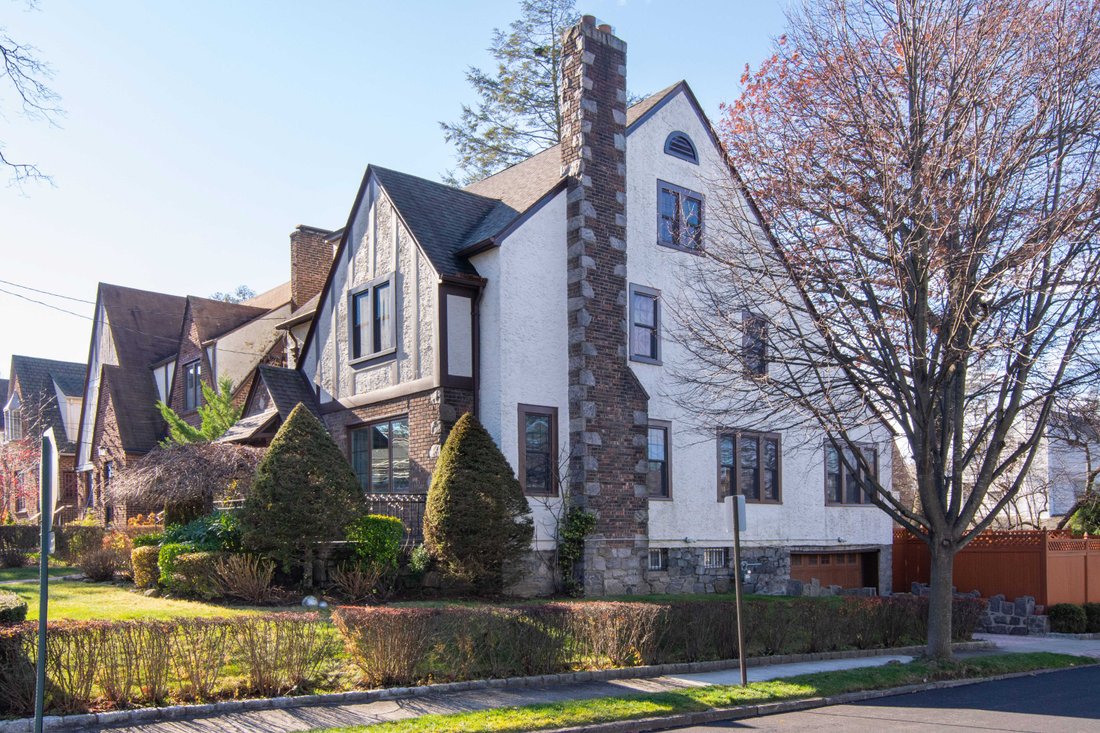 House in Yonkers, New York, United States 4 - 17831467