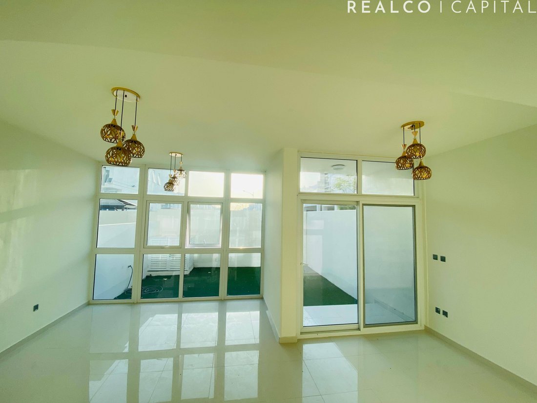 Townhouse in Damac Hills 2, Dubai, United Arab Emirates 3 - 18327867