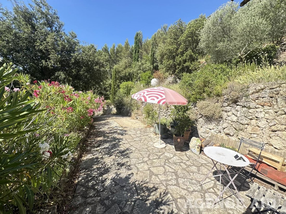 Estate in Cuges-les-Pins, Provence-Alpes-Côte d'Azur, France 3 - 18328215