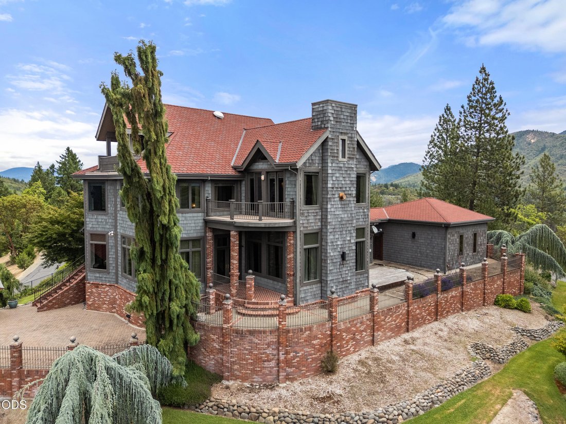House in Grants Pass, Oregon, United States 2 - 18332430