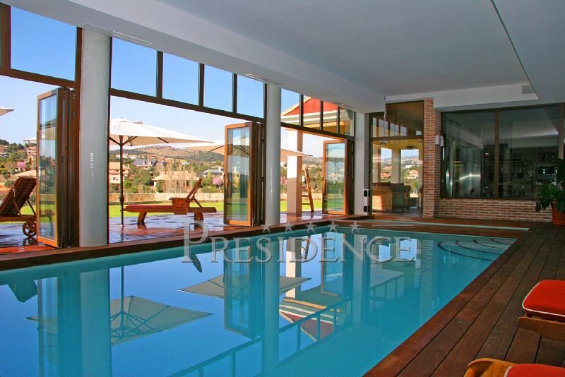 Villa in Las Rozas de Madrid, Comunidad de Madrid, Spain 2 - 18329509