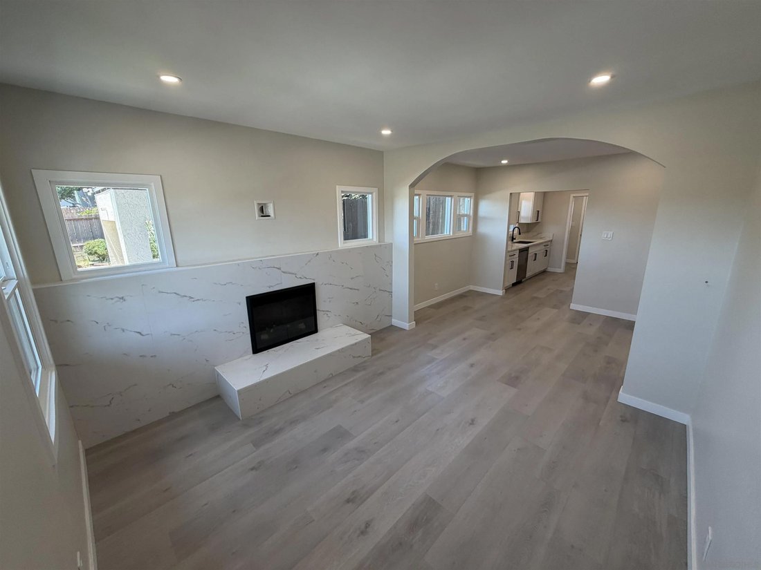 San Diego, California, United States 5 - 18330992
