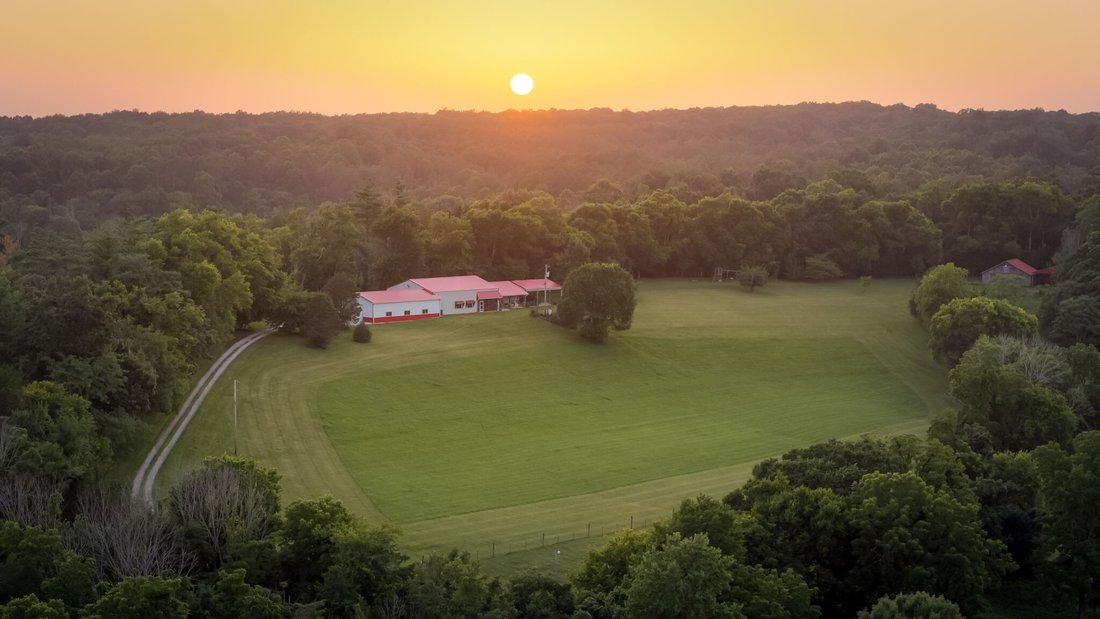 House in Williamsport, Tennessee, United States 1 - 17639221