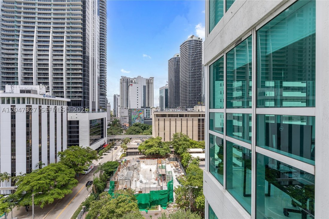 Condo in Miami, Florida, United States 4 - 18330556