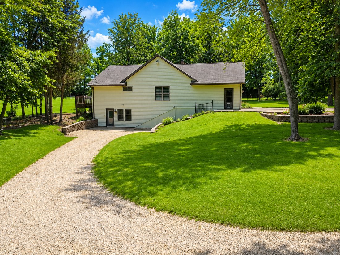 House in Freeport, Illinois, United States 2 - 18330502