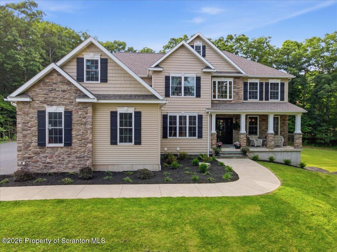 House in Clarks Summit, Pennsylvania, United States 1 - 18330393