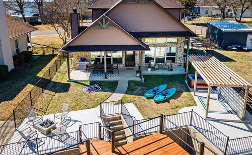 House in Gun Barrel City, Texas, United States 1