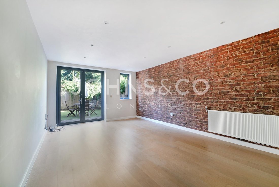 Townhouse in Little Ealing, Hounslow, England 3 - 18329233
