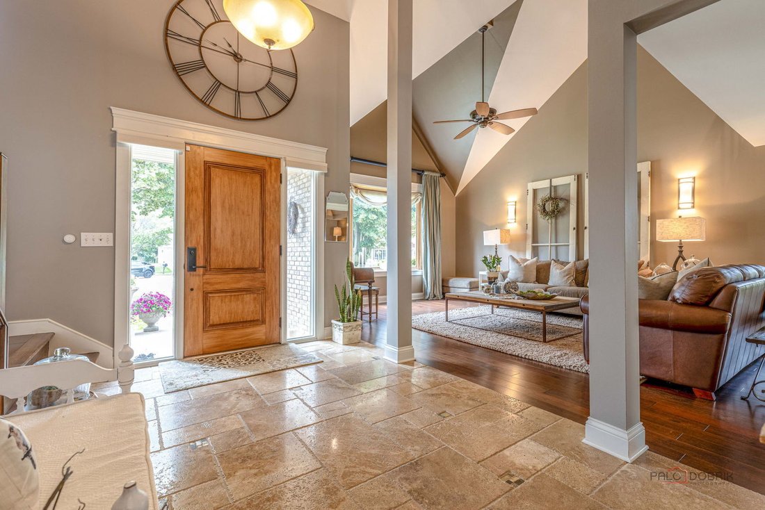 House in Elgin, Illinois, United States 5 - 18327475