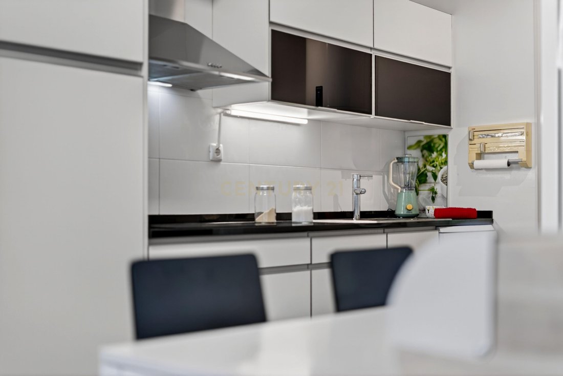 Apartment in Linda-a-Velha, Lisbon, Portugal 1 - 18009623