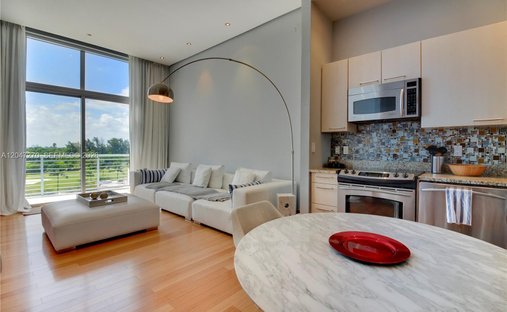 Condo in Miami Beach, Florida, United States 1